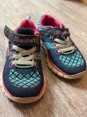 Sketchers toddler girls running shoes